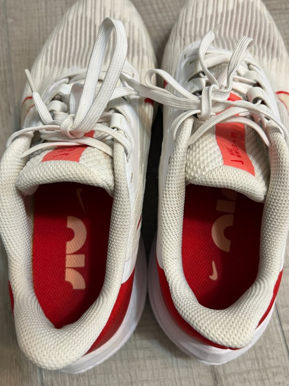 Nike Air Winflo 9 White Bright Crimson Running Shoes Sneakers DD8686-102 Sz 9 - Picture 4 of 7